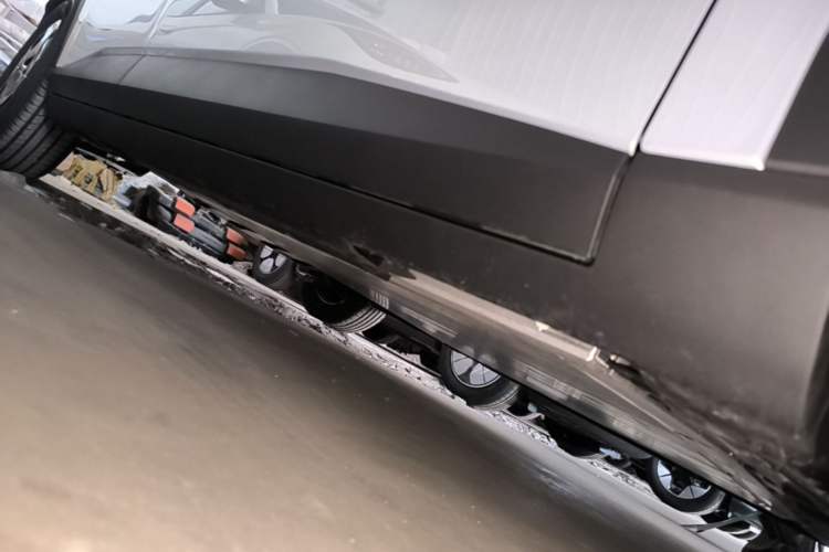 Used AION UT 2025 330 Starlight Edition Right Side Sill