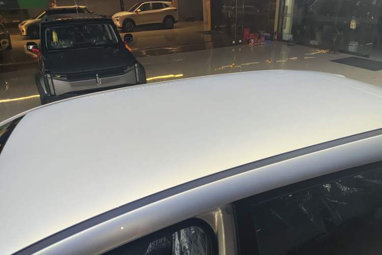 Used AION UT 2025 330 Starlight Edition Roof