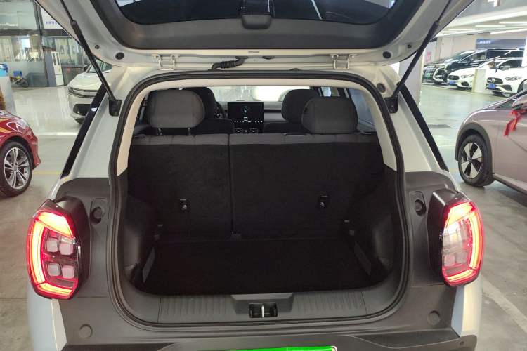 Used AION UT 2025 330 Starlight Edition Trunk