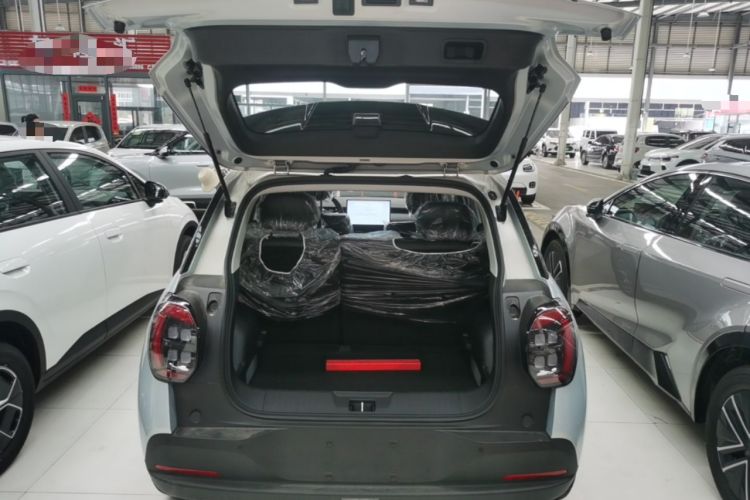 Used AION UT 2025 420 Smart Edition Trunk
