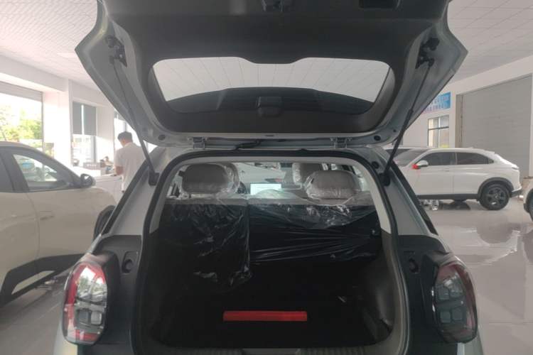 Used AION UT 2025 330 Star Edition Trunk