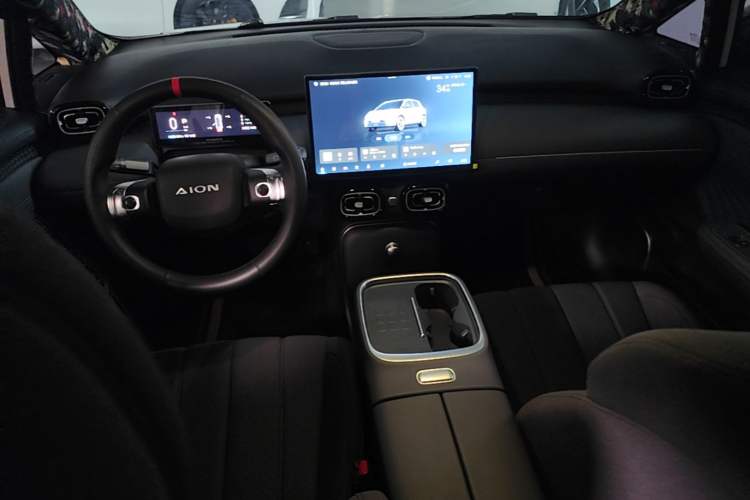 Used AION UT 2025 330 Starlight Edition Center Console