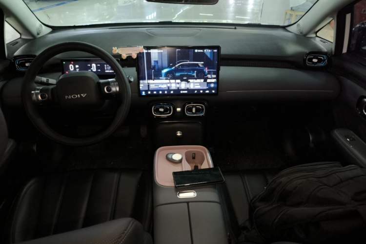 Used AION UT 2025 420 Prestige Edition Center Console