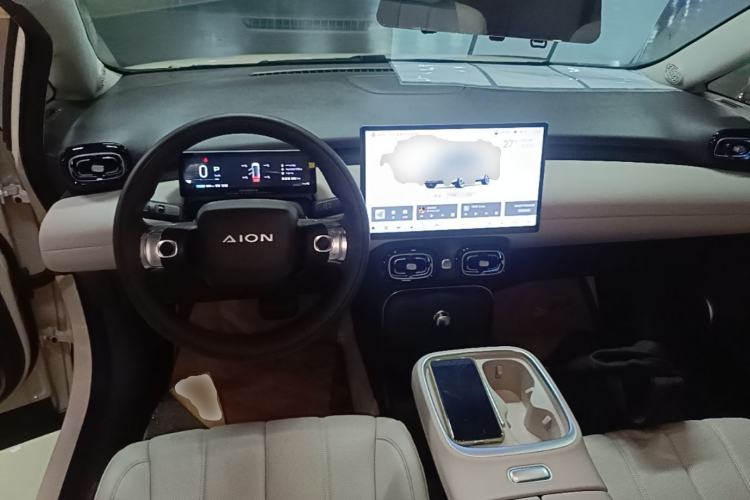 Used AION UT 2025 420 Prestige Edition Center Console