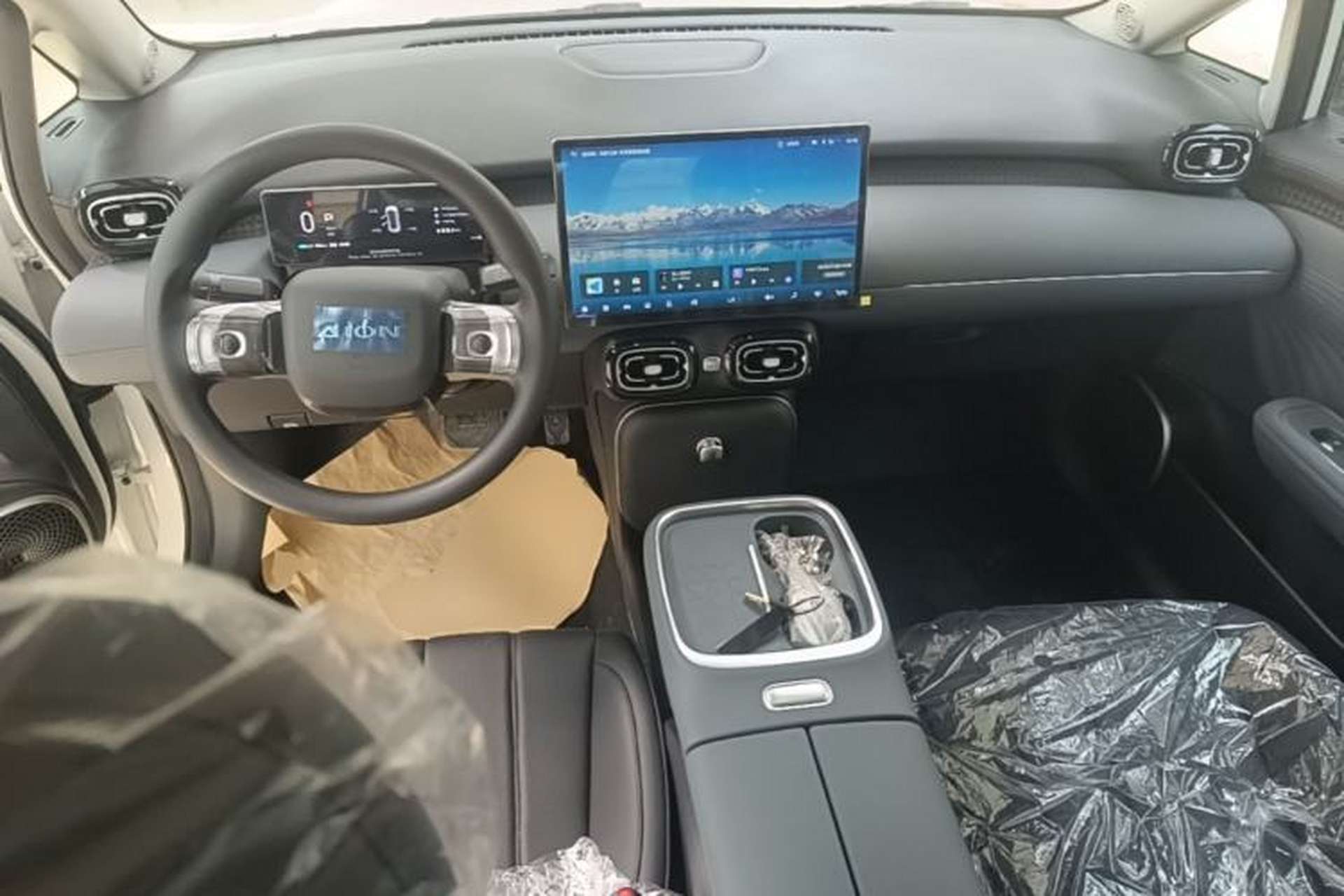 Used AION UT 2025 420 Smart Edition Center Console