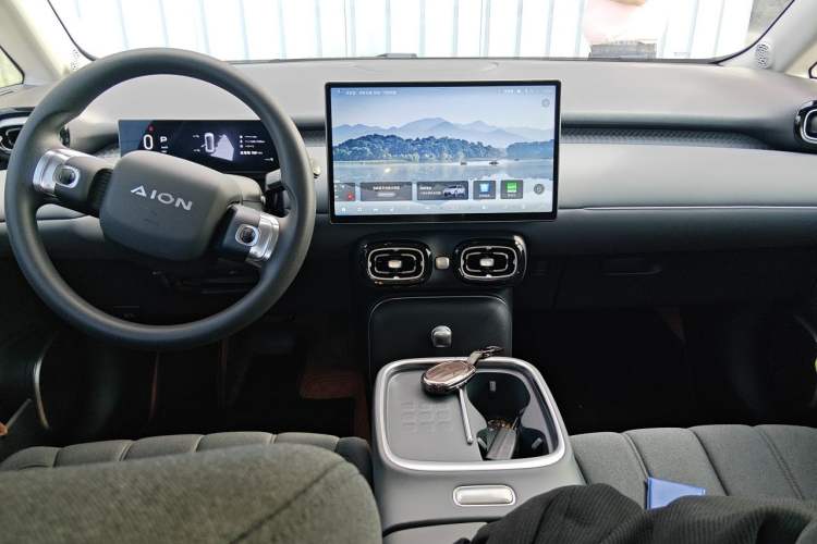 Used AION UT 2025 330 Starlight Edition Center Console