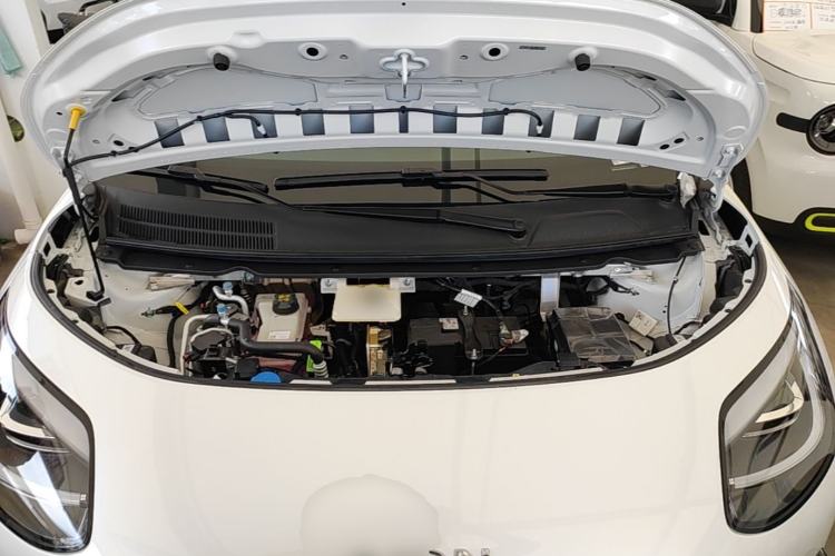 Used AION UT 2025 420 Smart Edition Engine Bay
