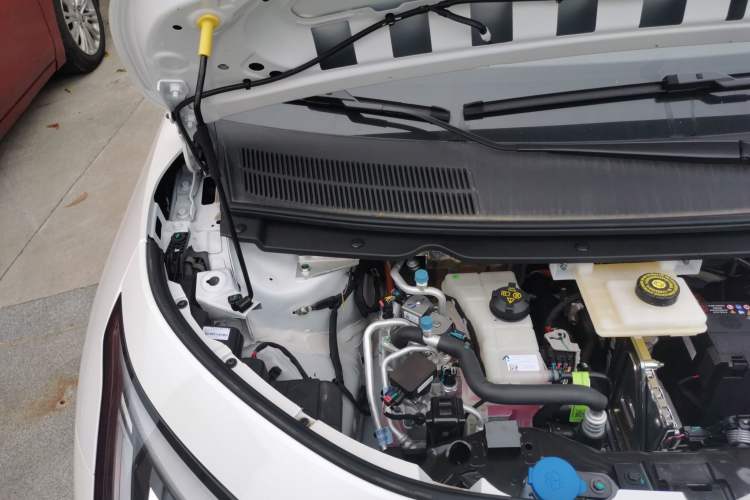 Used AION UT 2025 420 Smart Edition Engine Bay Right