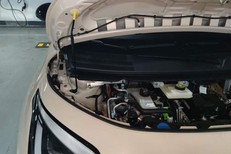 Used AION UT 2025 420 Smart Edition Engine Bay Right