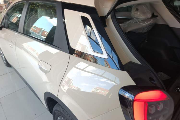 Used AION UT 2025 330 Starlight Edition Exterior 2