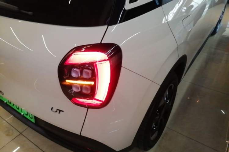 Used AION UT 2025 420 Prestige Edition Exterior 3