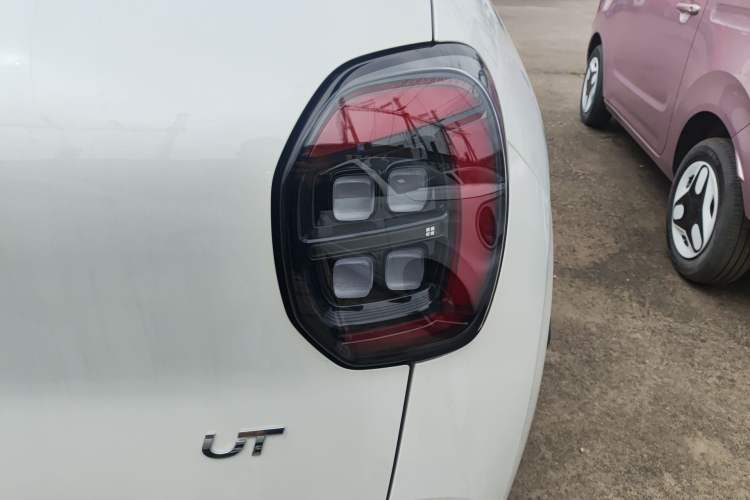 Used AION UT 2025 420 Smart Edition Exterior 3