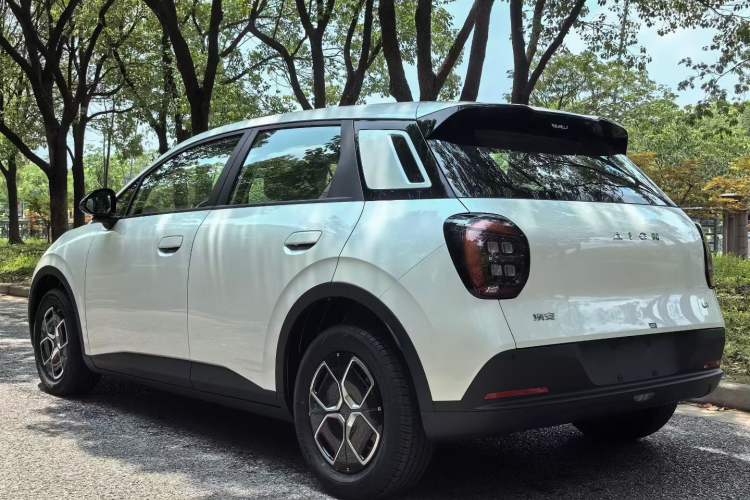 Used AION UT 2025 330 Starlight Edition Exterior 3