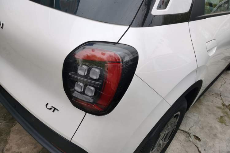 Used AION UT 2025 330 Starlight Edition Exterior 3