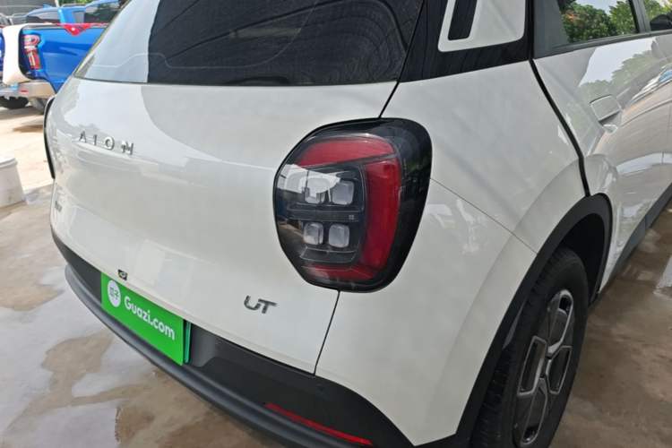 Used AION UT 2025 330 Starlight Edition Exterior 3