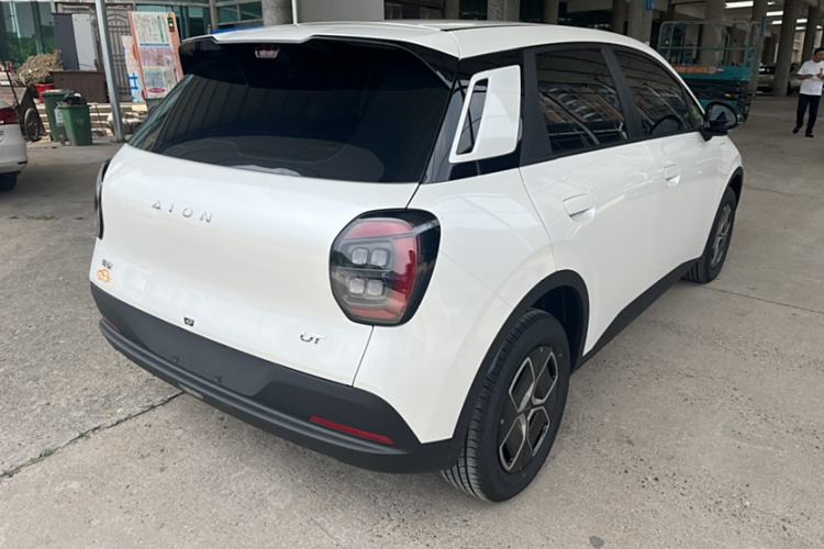 Used AION UT 2025 330 Starlight Edition Exterior 4