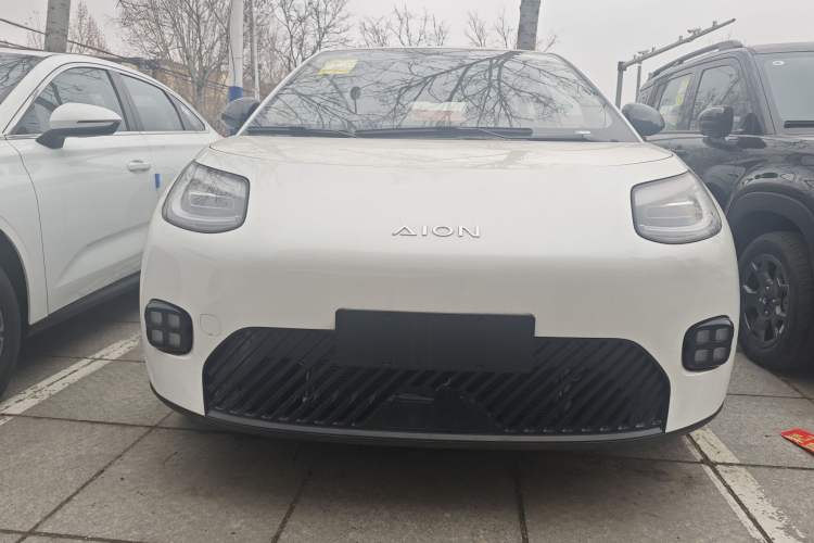 Used AION UT 2025 330 Starlight Edition Exterior 4