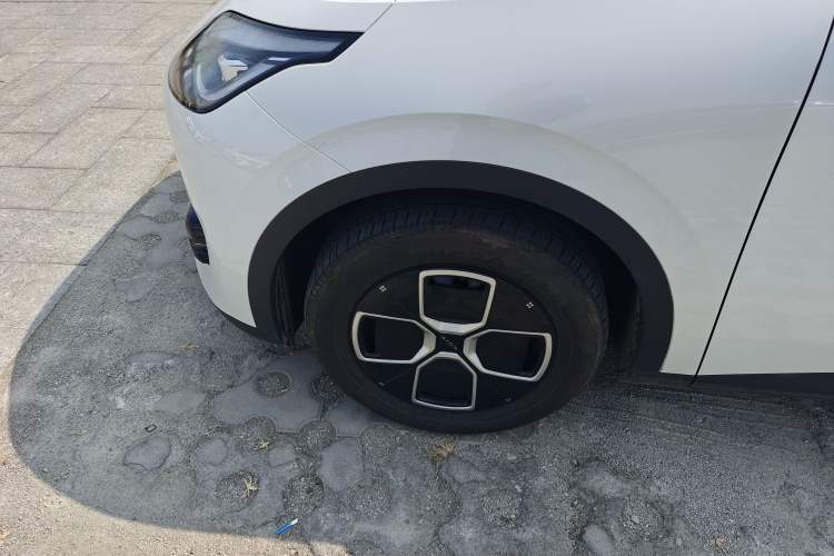 Used AION UT 2025 420 Smart Edition Exterior 4