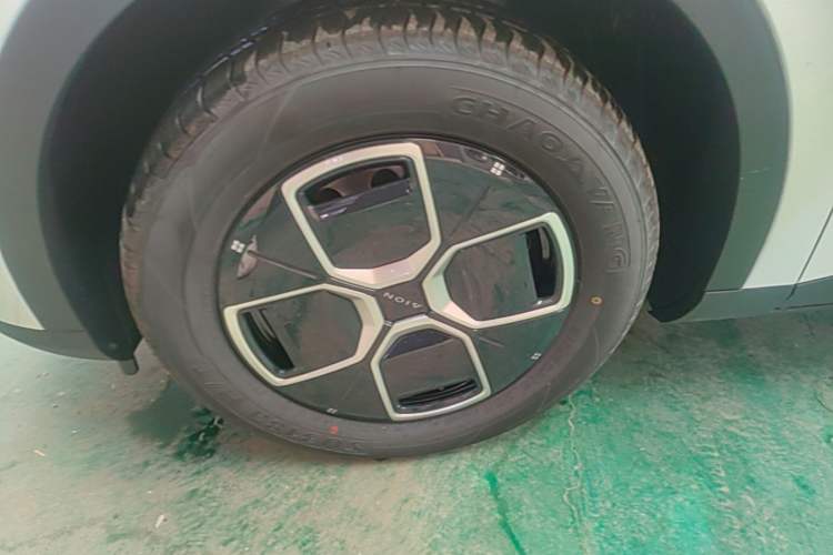 Used AION UT 2025 420 Smart Edition Exterior 4