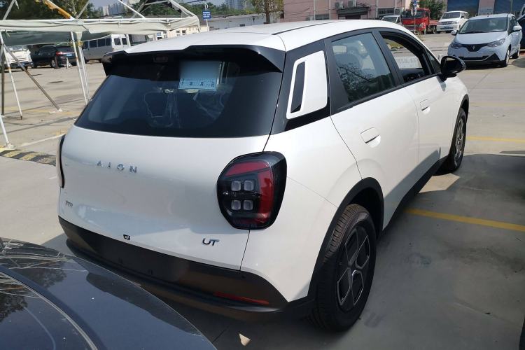 Used AION UT 2025 330 Star Edition Exterior 5