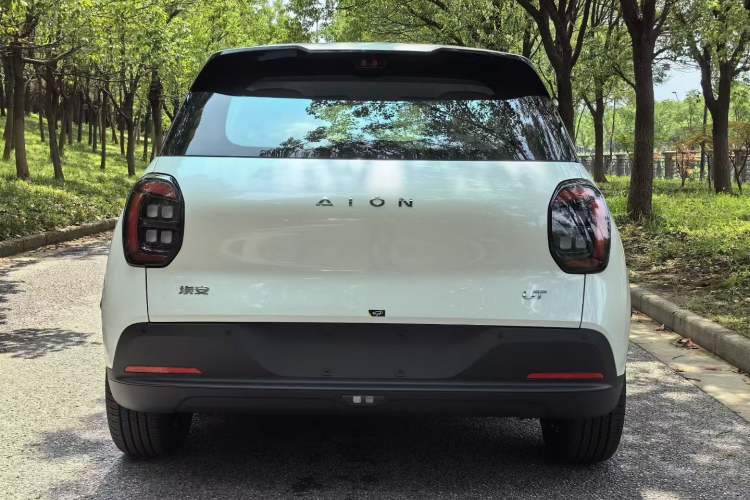 Used AION UT 2025 330 Starlight Edition Exterior 5