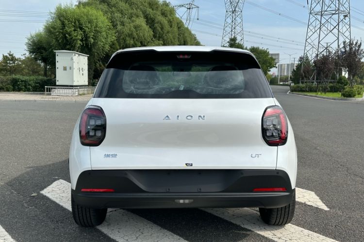 Used AION UT 2025 330 Starlight Edition Exterior 5