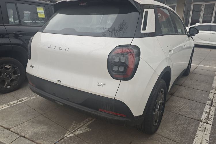 Used AION UT 2025 330 Starlight Edition Exterior 6