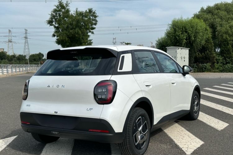 Used AION UT 2025 330 Starlight Edition Exterior 6