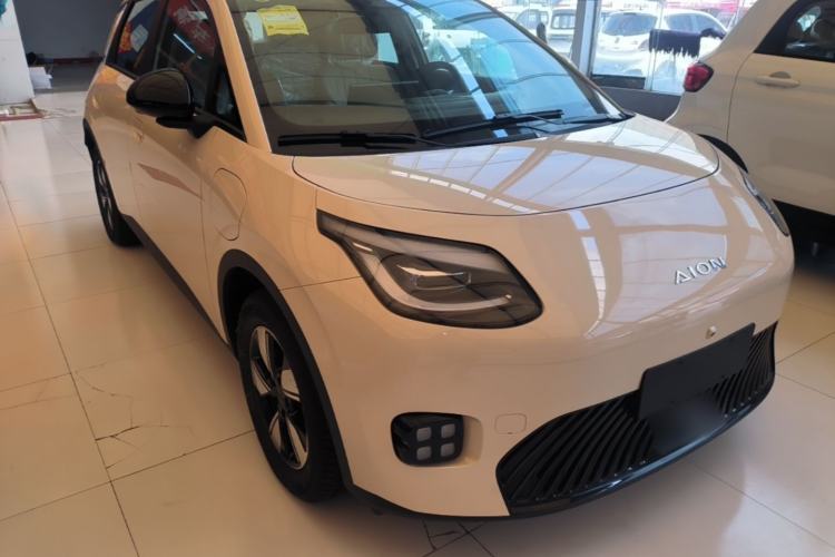 Used AION UT 2025 420 Intelligent Luxury Edition Front Right 45 Deg