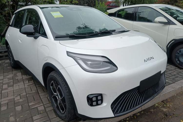 Used AION UT 2025 330 Star Edition Front Right 45 Deg