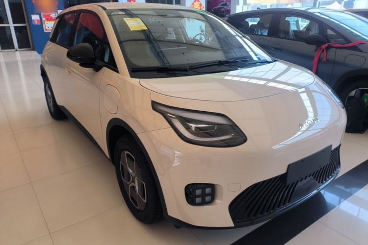 Used AION UT 2025 420 Smart Edition Front Right 45 Deg
