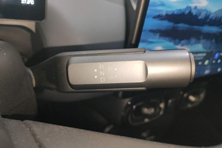 Used AION UT 2025 330 Starlight Edition Gear Lever