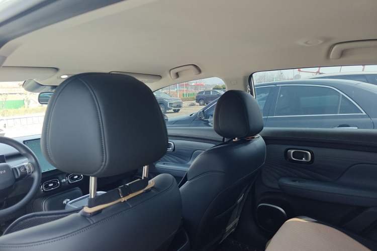 Used AION UT 2025 420 Smart Edition Headliner