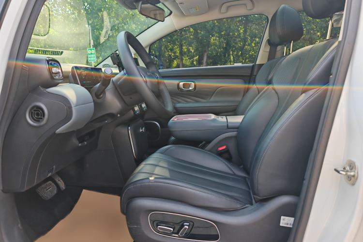 Used AION UT 2025 420 Prestige Edition Interior 1