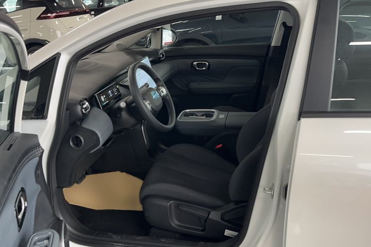 Used AION UT 2025 330 Starlight Edition Interior 2