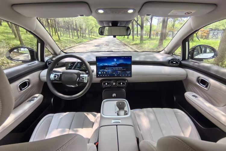 Used AION UT 2025 330 Starlight Edition Interior 2