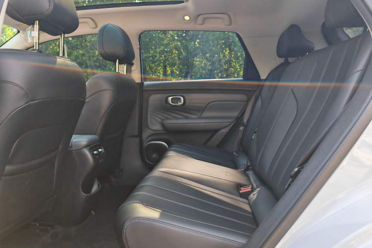 Used AION UT 2025 420 Prestige Edition Interior 3