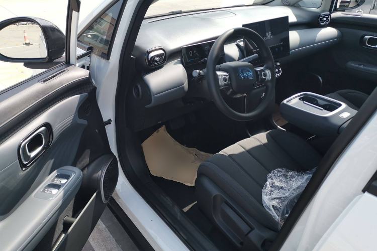 Used AION UT 2025 330 Star Edition Interior 3