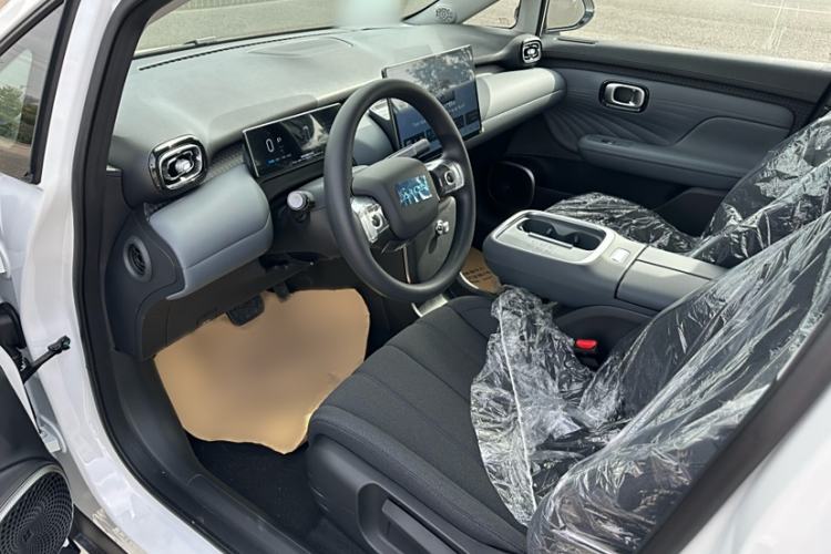 Used AION UT 2025 330 Starlight Edition Interior 3