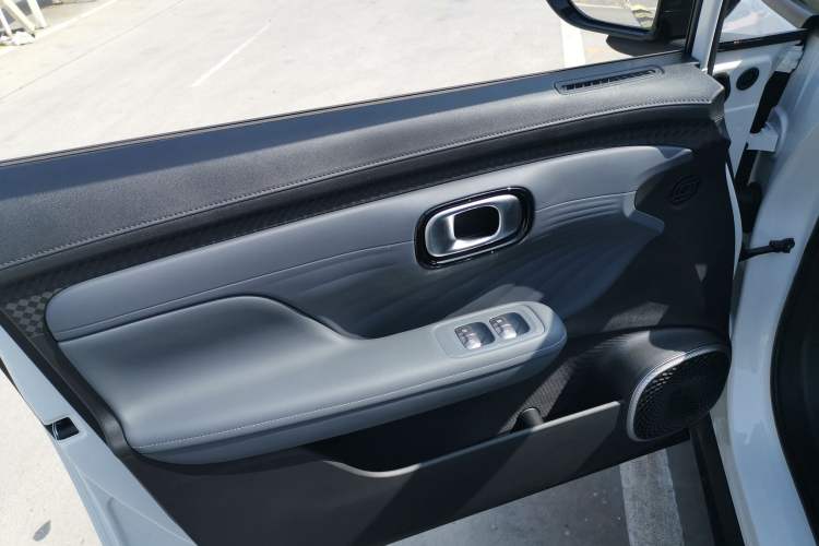 Used AION UT 2025 330 Star Edition Interior 7