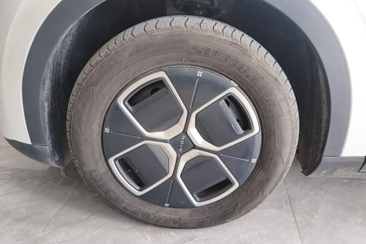 Used AION UT 2025 420 Smart Edition Left Front Wheel Hub