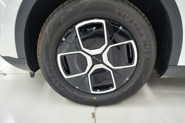 Used AION UT 2025 420 Smart Edition Left Front Wheel Hub