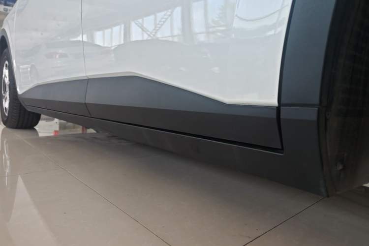 Used AION UT 2025 330 Starlight Edition Left Side Sill