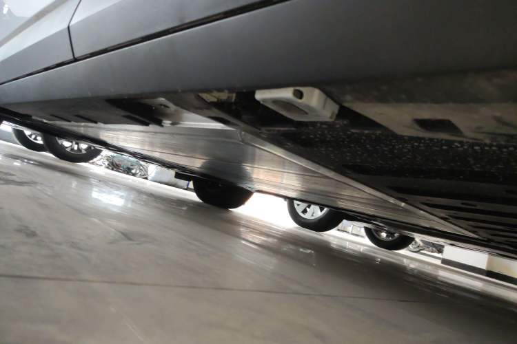 Used AION UT 2025 330 Starlight Edition Left Side Sill
