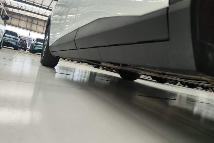 Used AION UT 2025 420 Smart Edition Left Side Sill