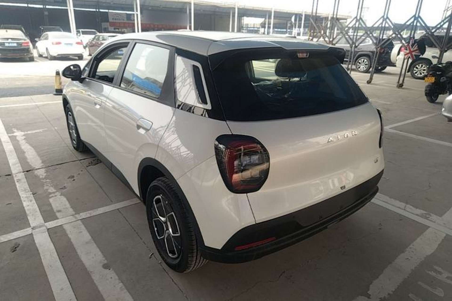 Used AION UT 2025 330 Starlight Edition Rear Left 45 Deg