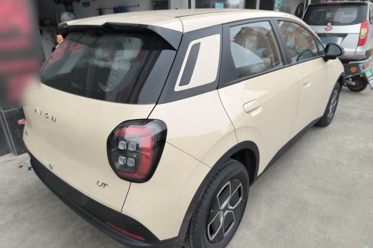 Used AION UT 2025 330 Starlight Edition Rear Right 45 Deg