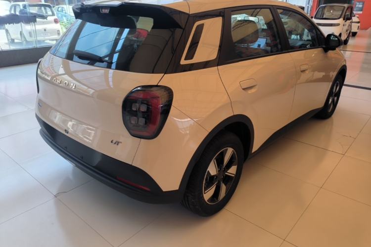 Used AION UT 2025 420 Intelligent Luxury Edition Rear Right 45 Deg