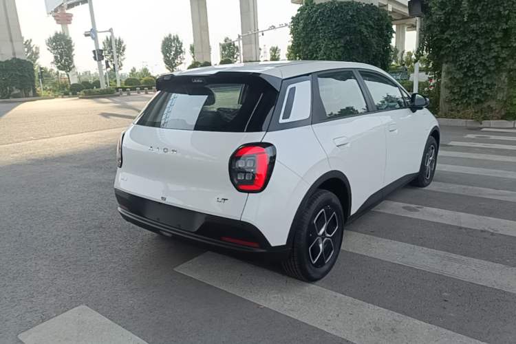 Used AION UT 2025 330 Starlight Edition Rear Right 45 Deg