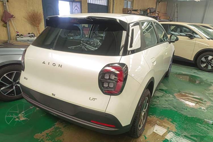 Used AION UT 2025 420 Smart Edition Rear Right 45 Deg